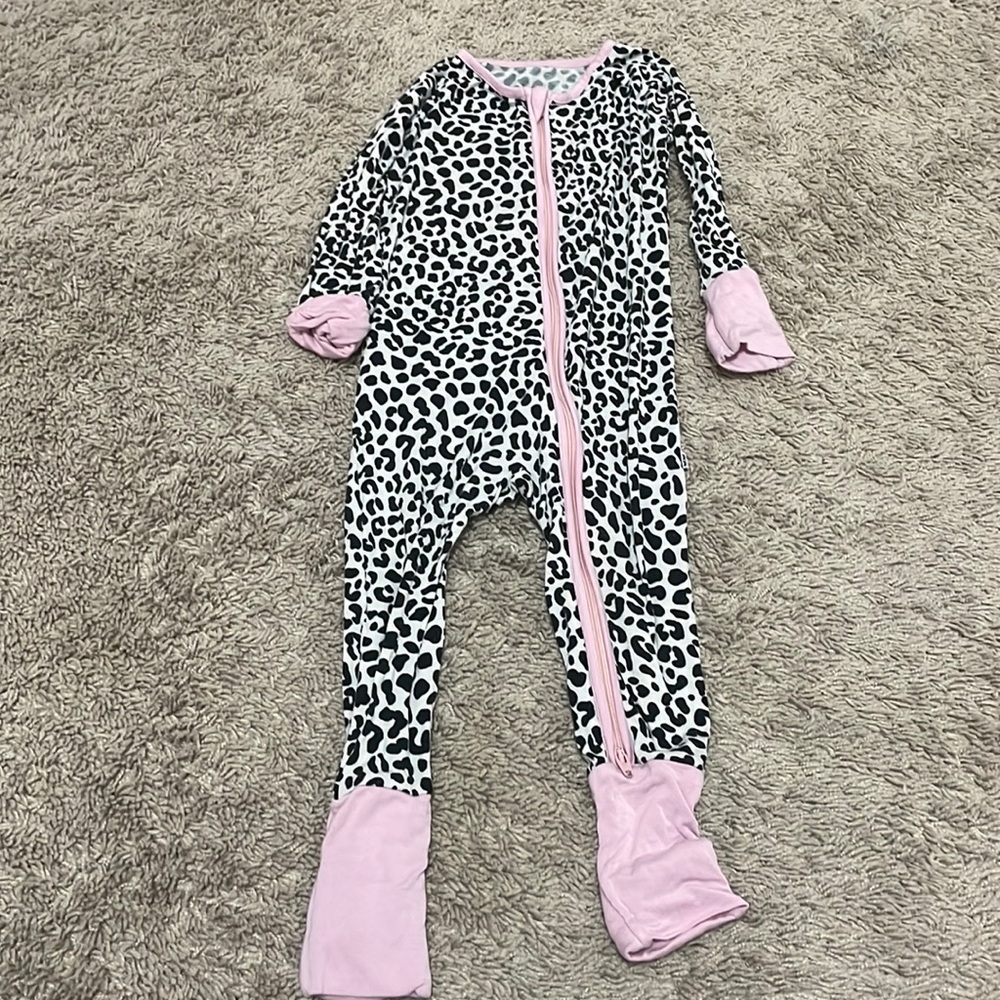 Little sleepies 6-12 month zippy